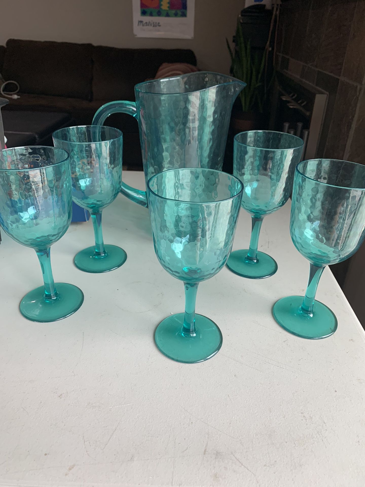 Plastic Pitcher With Glasses Perfect For Poolside Wine