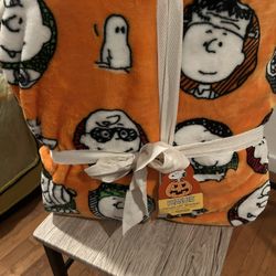 Peanuts Cartoon Blanket