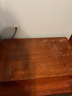 Haverty’s solid wood rectangular desk/table
