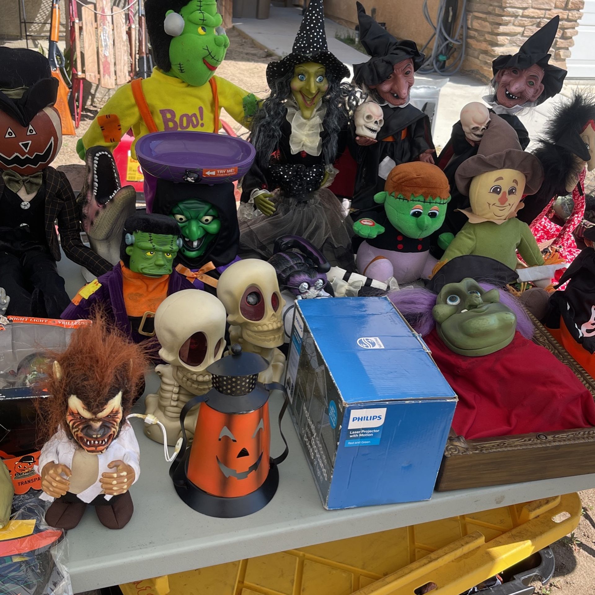 Halloween And Christmas Items for Sale in Hesperia, CA OfferUp