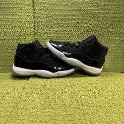 Jordan 11 Space Jams Size 10.5M