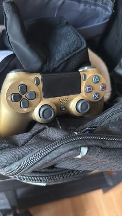 PS4 controller