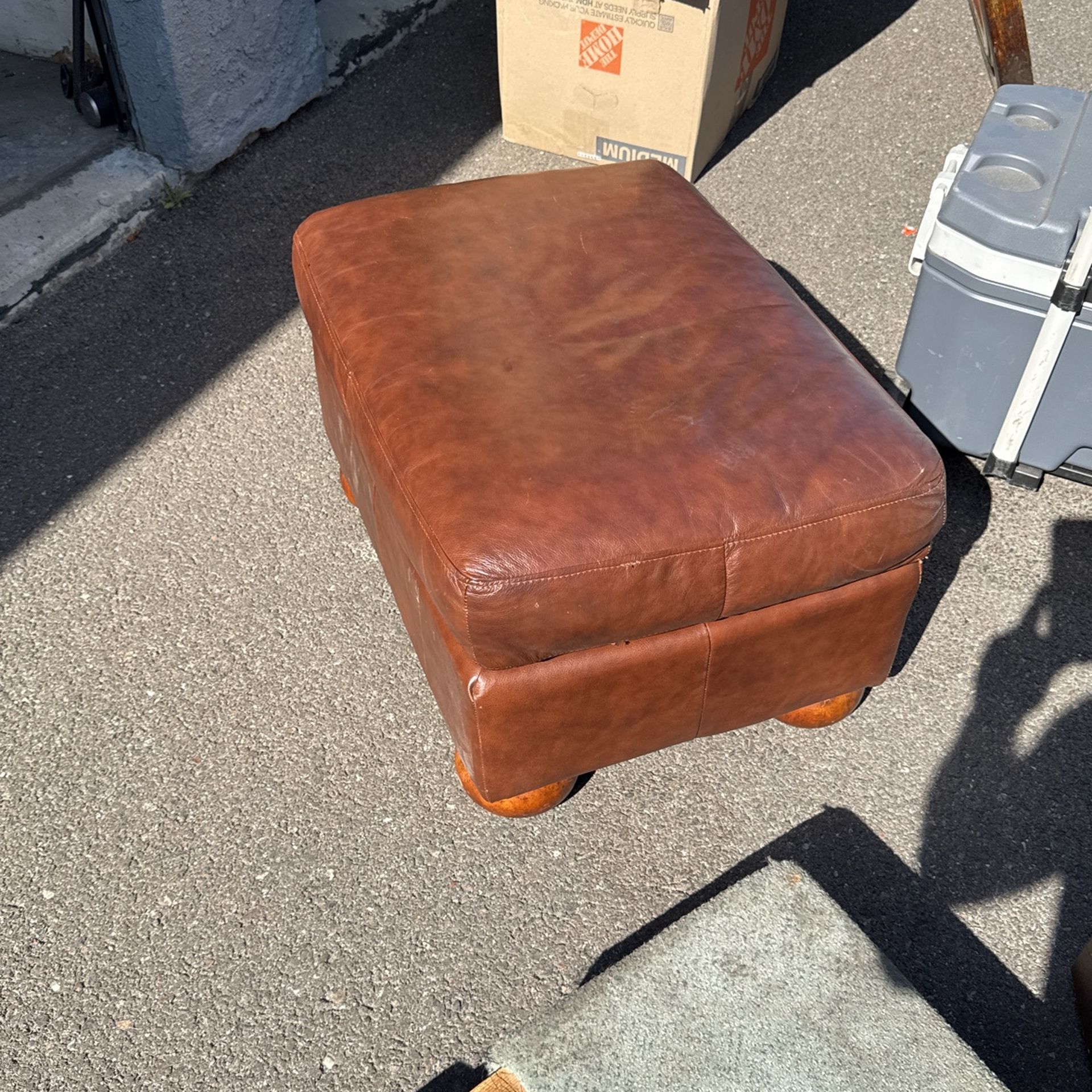 Ashley’s Furniture Ottoman Leather Pure