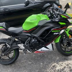 2022 Ninja Kawasaki 650