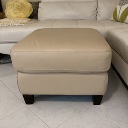 Ottoman By Natuzzi