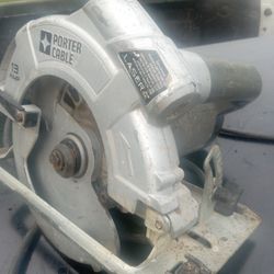 7 1/4 Porter Cable Saw With Attached Laser