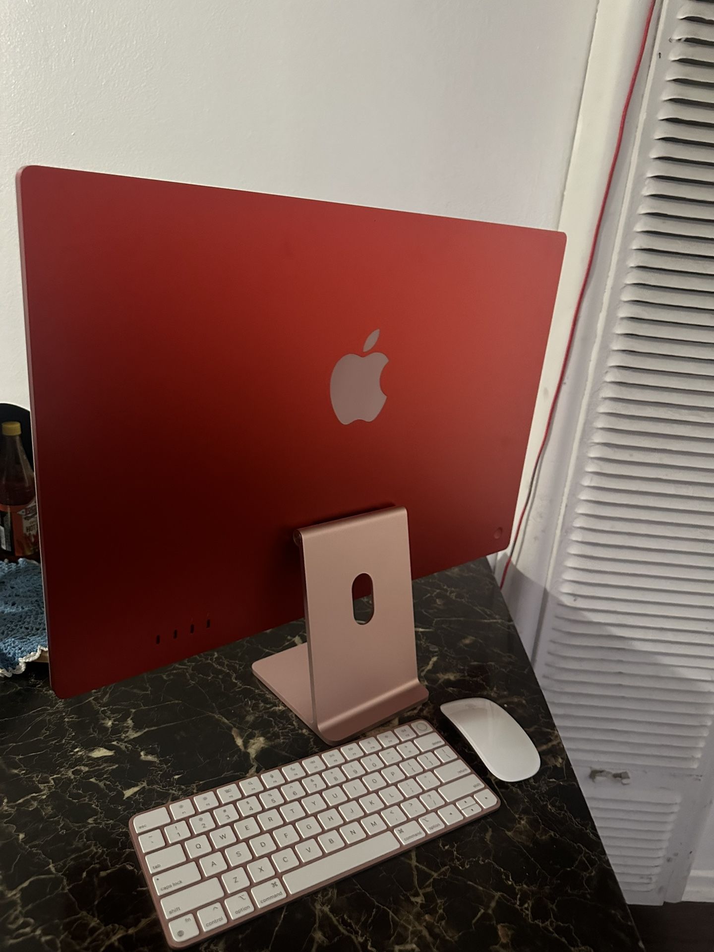 iMac 21,1 Red/pink 8 Gb 