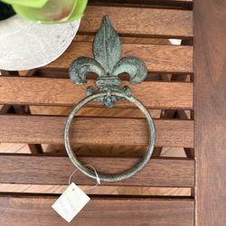 Fleur de Lis Hand Towel Holder