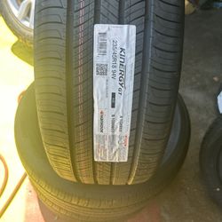 235/45R18