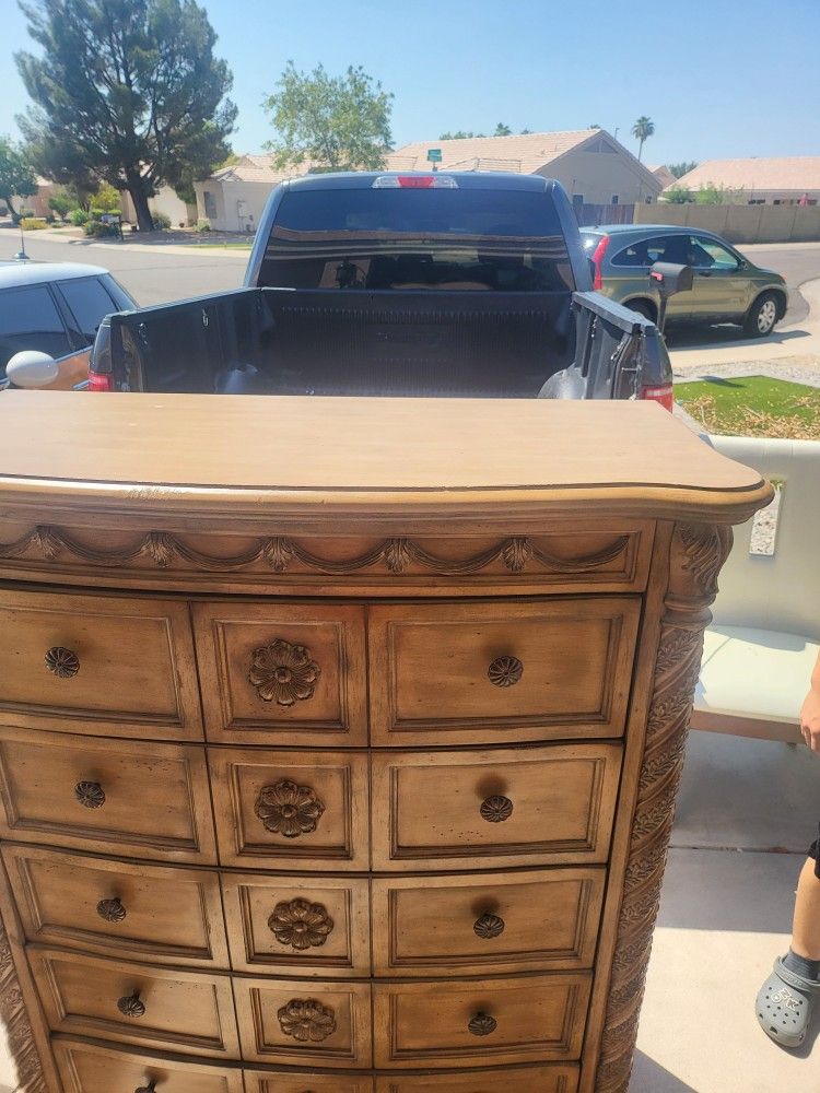 South Shore Colection Tall Dresser