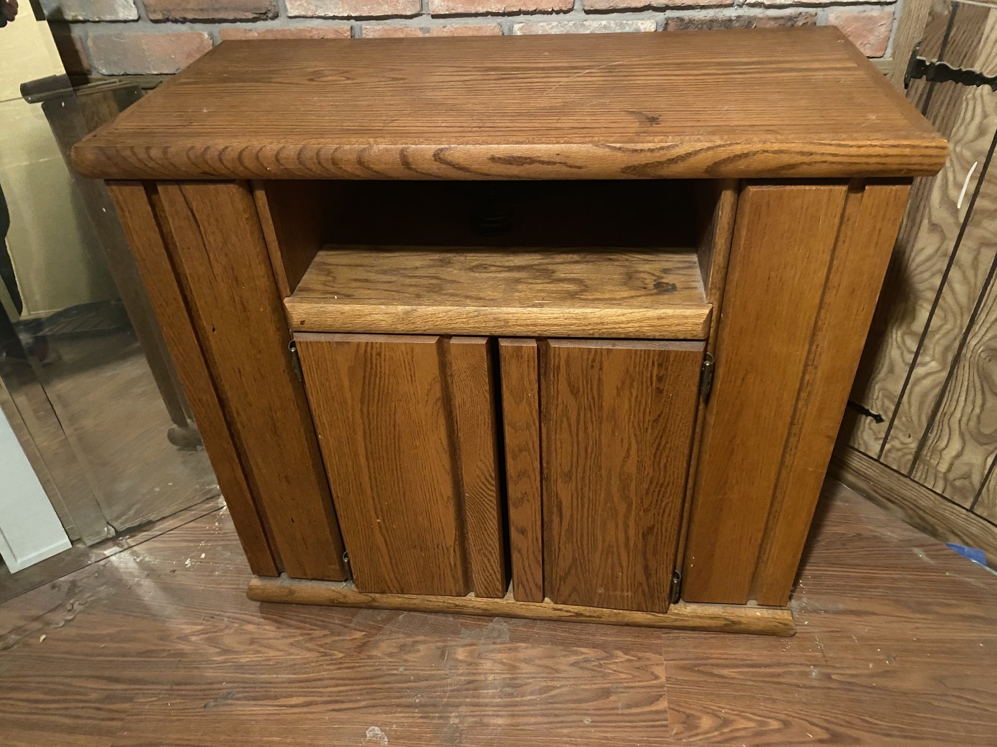 $40 - oak wood stand with free delivery 🚚