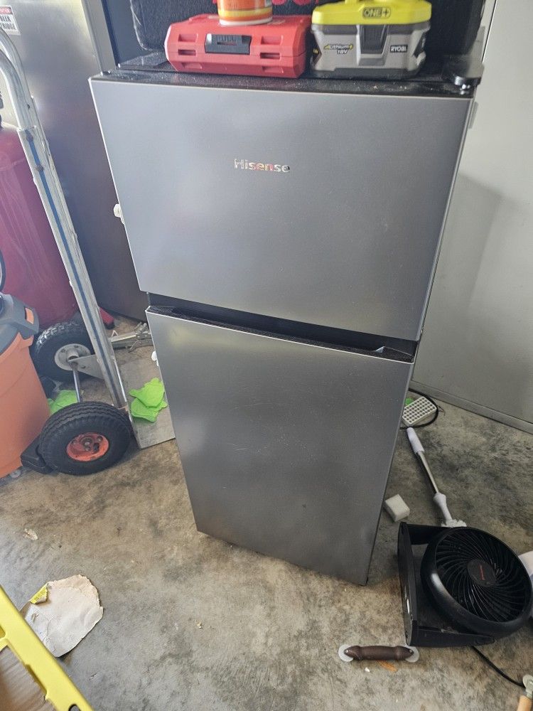 Hi Sense Refrigerator