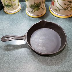 Pre-civil War Era Gate Marked Cast Iron Skillet