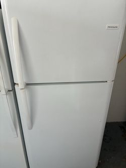 REFRIGERATOR FRIGIDAIRE 30”