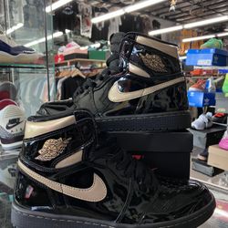 Air Jordan 1 Retro High Black Metallic Gold