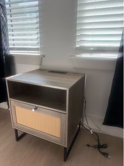 Set of 2 nightstands