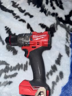 Hammer drill with 5 amp battery