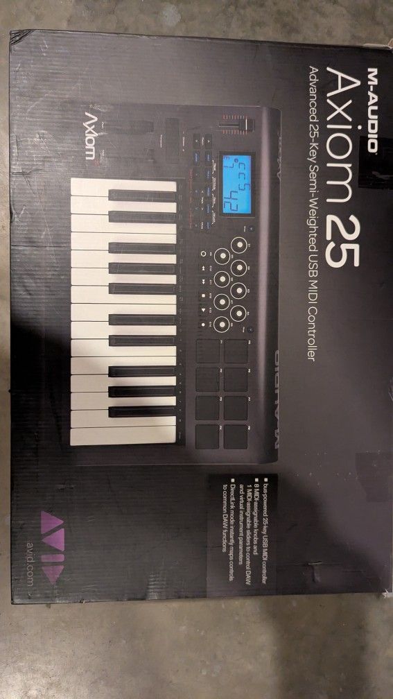 M-Audio Axiom 25