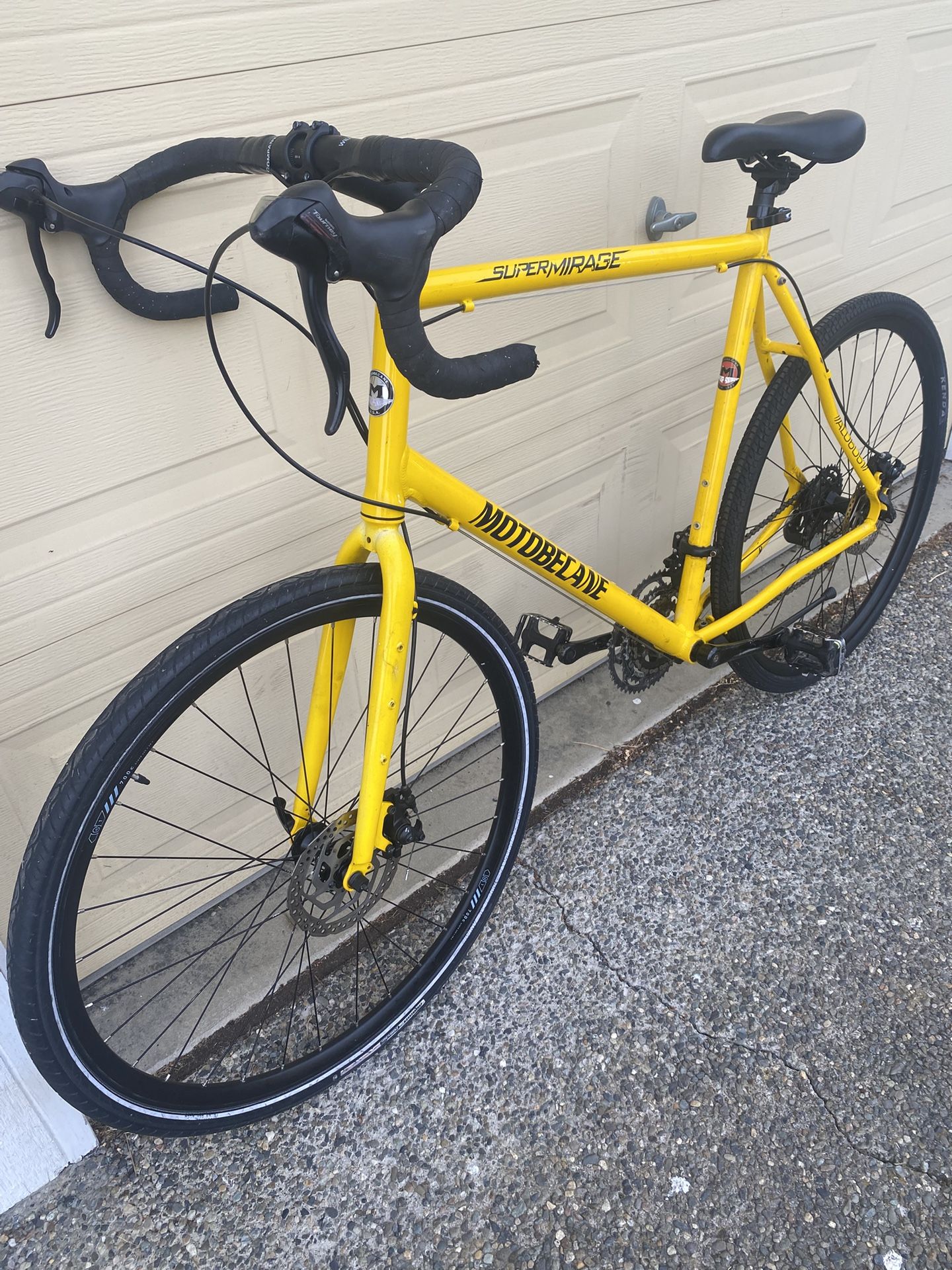 Gravel Bike Disc Brakes 62cm
