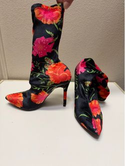 Floral heels size 6 1/2
