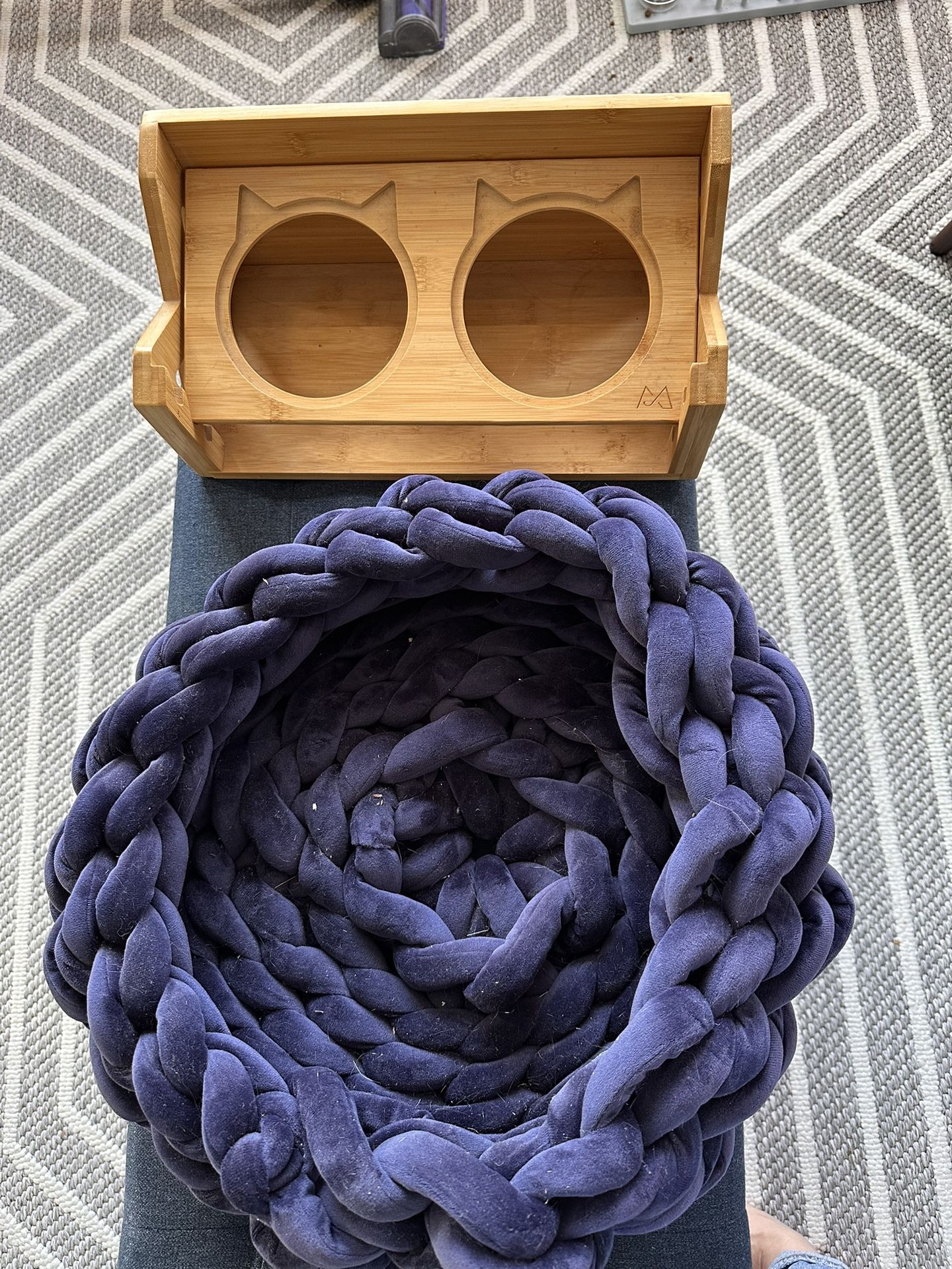 FREE - Cat Bed And Cat Feeder