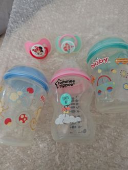 Botellas y chupones