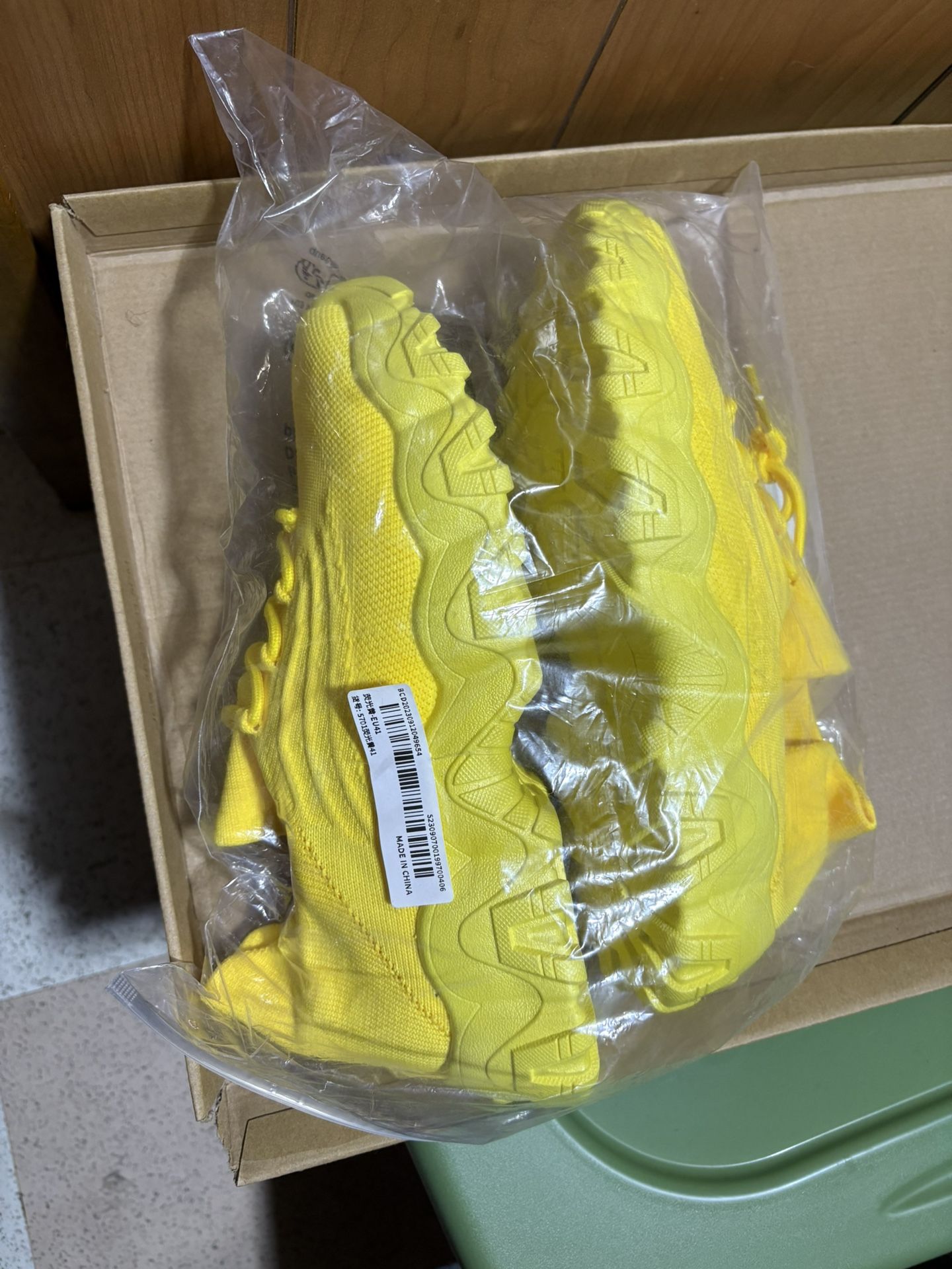 Yellow Non Brand Gym Shoes