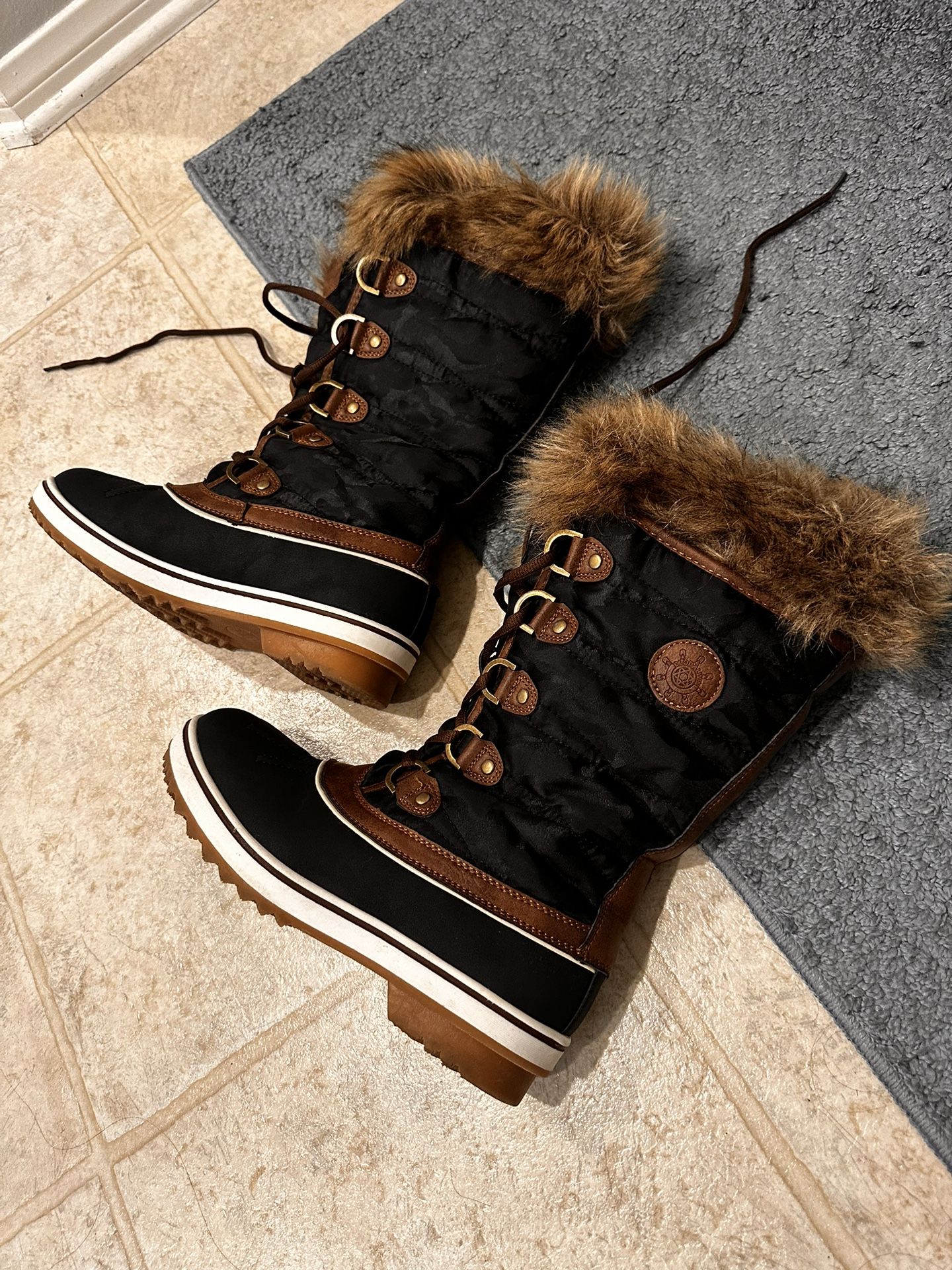 GLOBALWIN Women’s 1837 Snow Boots Size 8