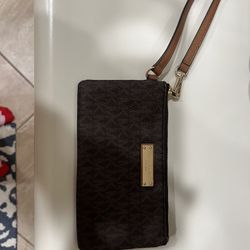 Michael Kors Wristlet Purse 