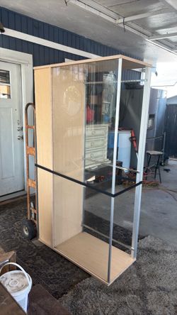 Nice big display cabinet
