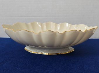 Ivory Porcelain Footed Bowl with Gold Trim
