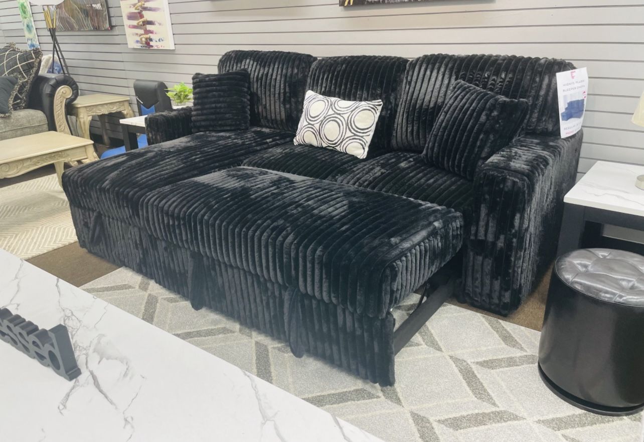 🔥 Midnite Plush Sleeper Sectional – Now Only $698