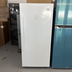GE Garage Ready 28”  14.1 cu. ft. Frost Free Defrost Upright Freezer in White