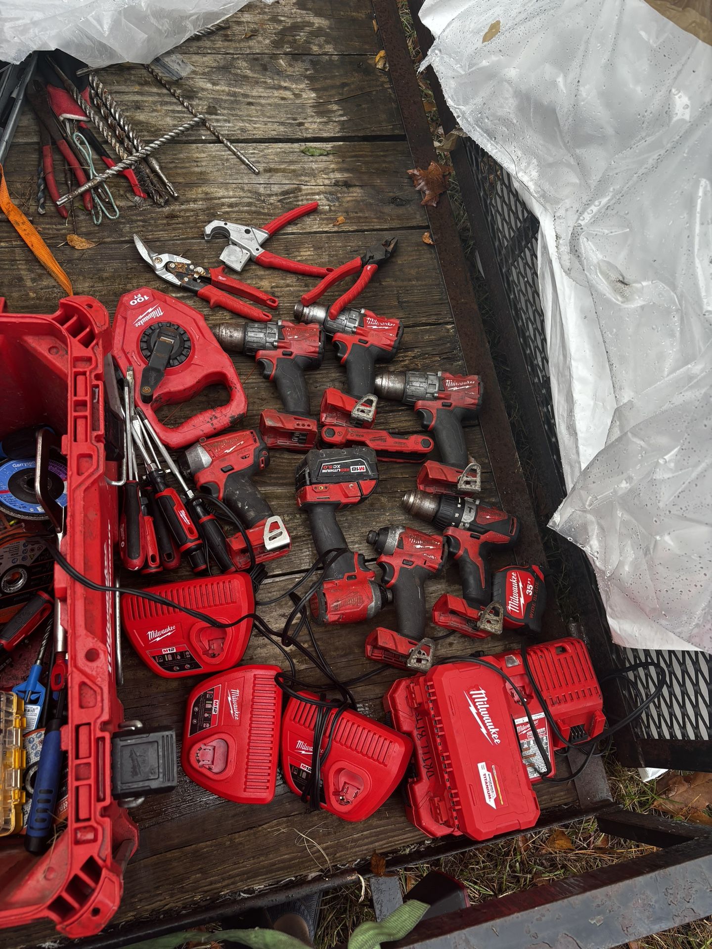 Milwaukee Makita Dewalt Tools Generators And More