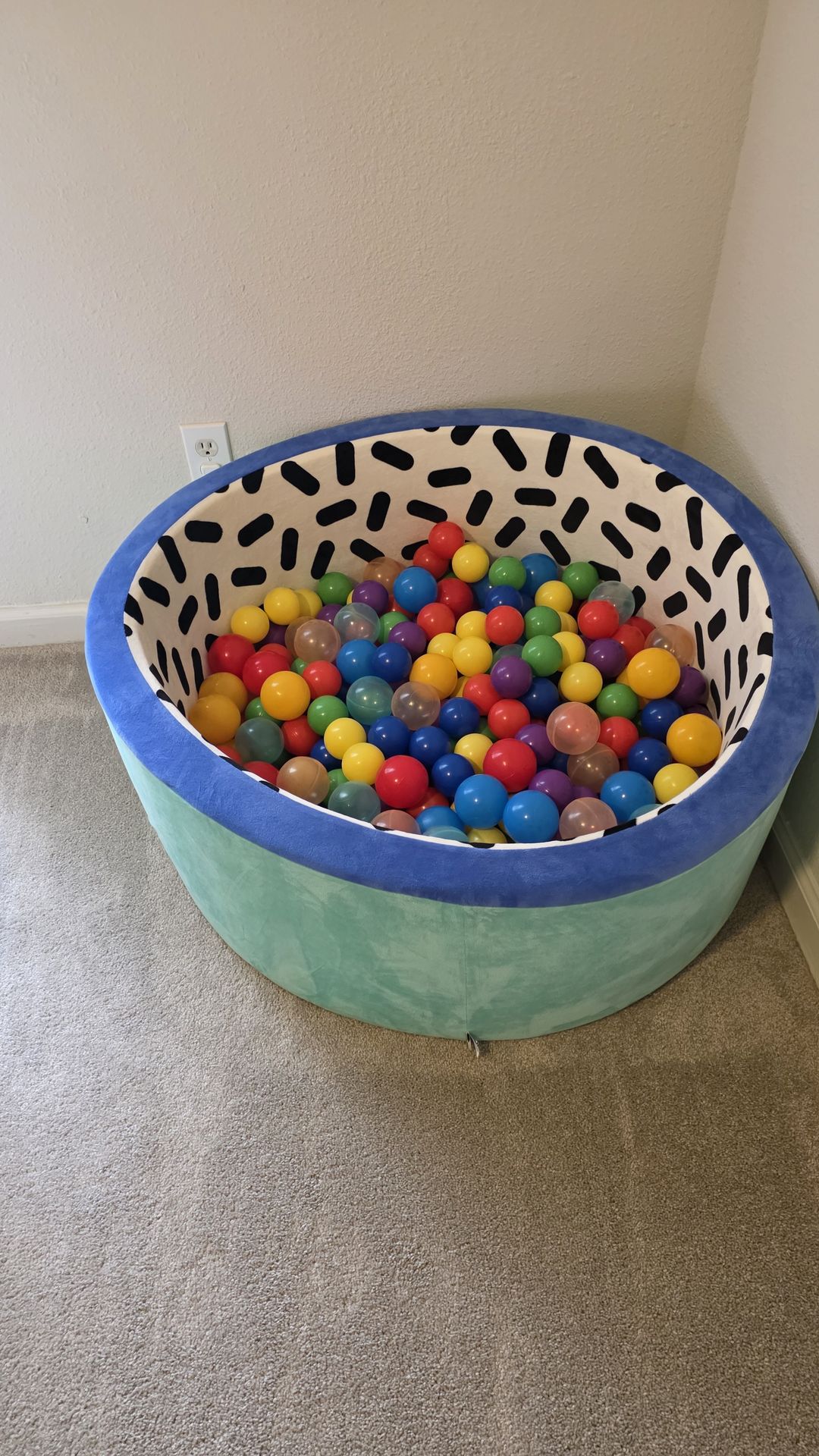 Ball pit