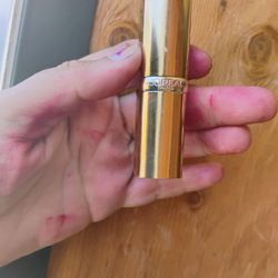 This L'Oreal 410 Volcanic Lipstick