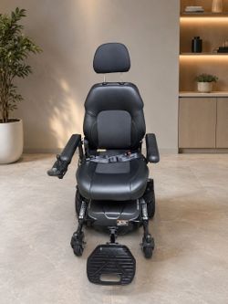 Merits mid-wheel drive Power Wheelchair