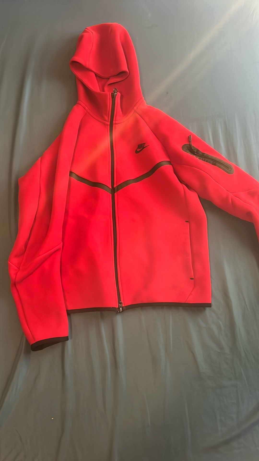 Red Nike Tech Fleece Medium