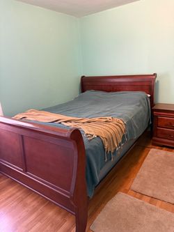 Queen bedroom set