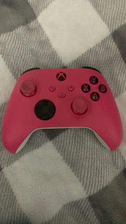 Used Pink Xbox One Controller WITH Rechargeable batteries