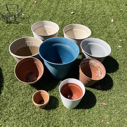 Plastic pots