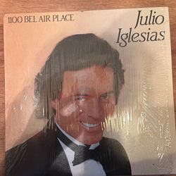 Vinyl record Julio Iglesias 1100 Bel Air Place