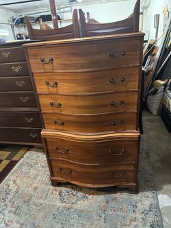 Chest of drawers