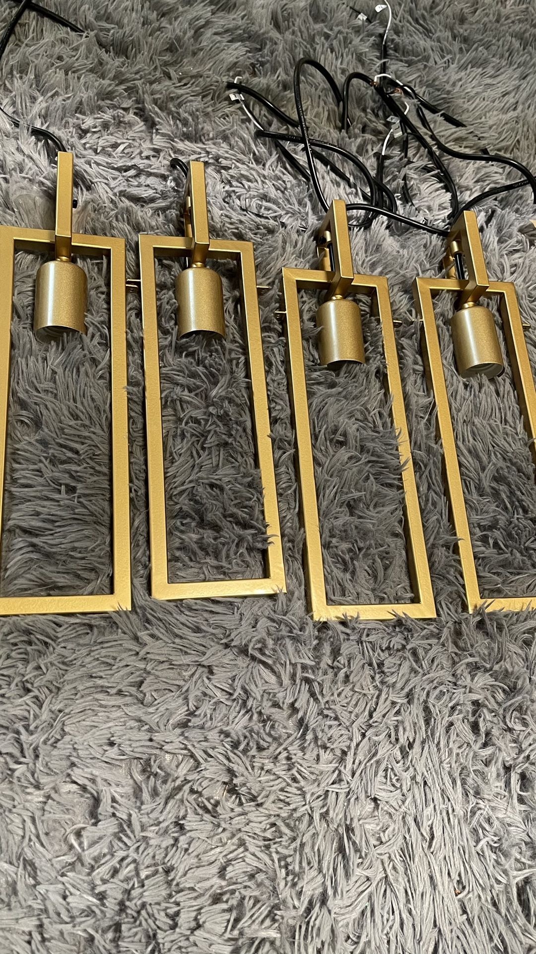 4 light fixtures