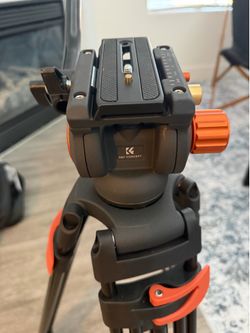 Tripod K&F.