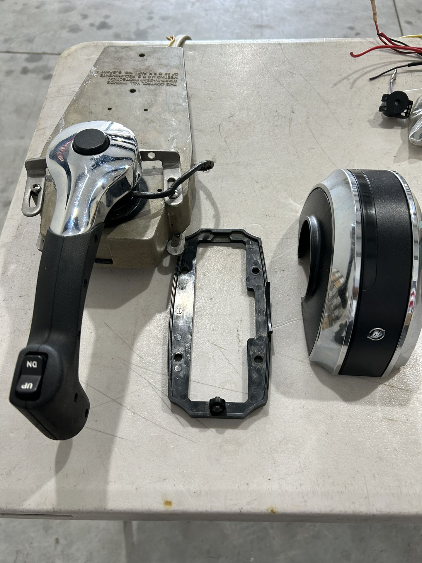 Mercury Outboard top mount control box