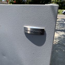 Frigidaire Refrigerator 