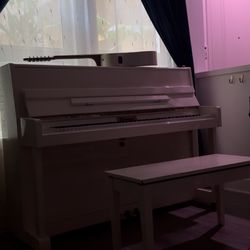 Thomas Acoustic Piano (Upright)