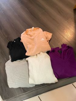 Set of 5 Sweaters (size small)