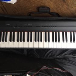 Yamaha P-105 Digital Piano